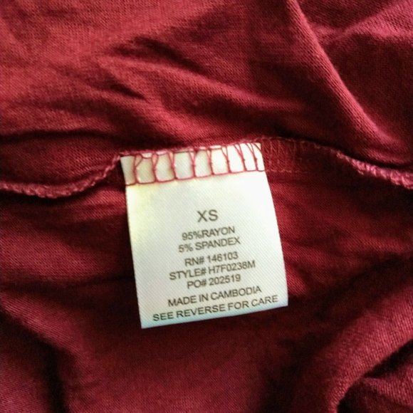 HIPPIE ROSE The Cozy Tee Top Size XS Dixie Garnet V Neck Long Sleeve - Picture 6 of 7